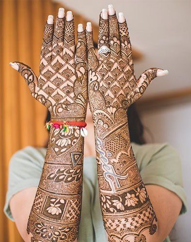 Grooms name in Mehendi